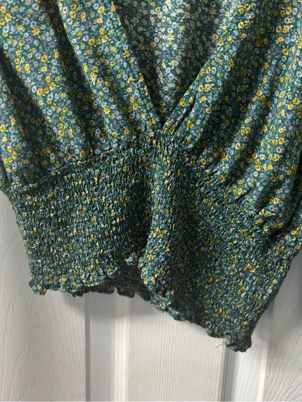 Cottagecore Floral Smocked Crop Blouse Green Boho V-Neck Long Sleeve Top Small - Picture 4 of 9